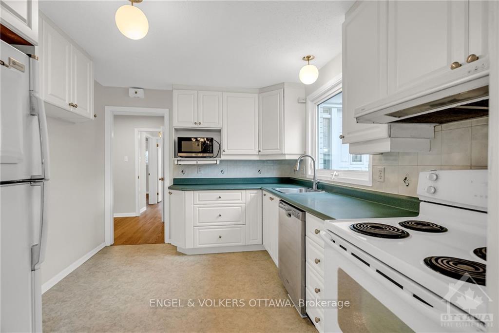 Photo 9 of 5 Woodmount Crescent, Ottawa, Borden Farm/Stewart Farm/Carleton Heights/Parkwood Hills — HOMEH