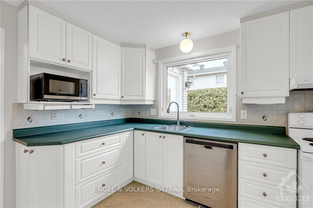 Photo 8 of 5 Woodmount Crescent, Ottawa, Borden Farm/Stewart Farm/Carleton Heights/Parkwood Hills — HOMEH