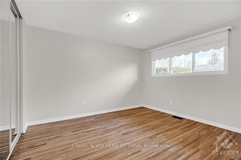 Photo 10 of 5 Woodmount Crescent, Ottawa, Borden Farm/Stewart Farm/Carleton Heights/Parkwood Hills — HOMEH
