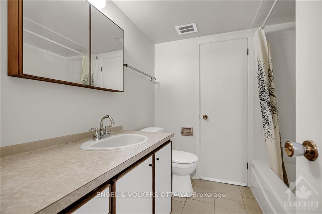 Photo 19 of 5 Woodmount Crescent, Ottawa, Borden Farm/Stewart Farm/Carleton Heights/Parkwood Hills — HOMEH