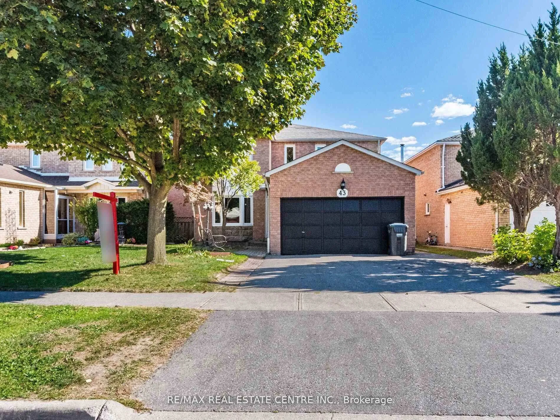 Photo 2 of 43 Horsham Street, Brampton, Brampton West — HOMEH