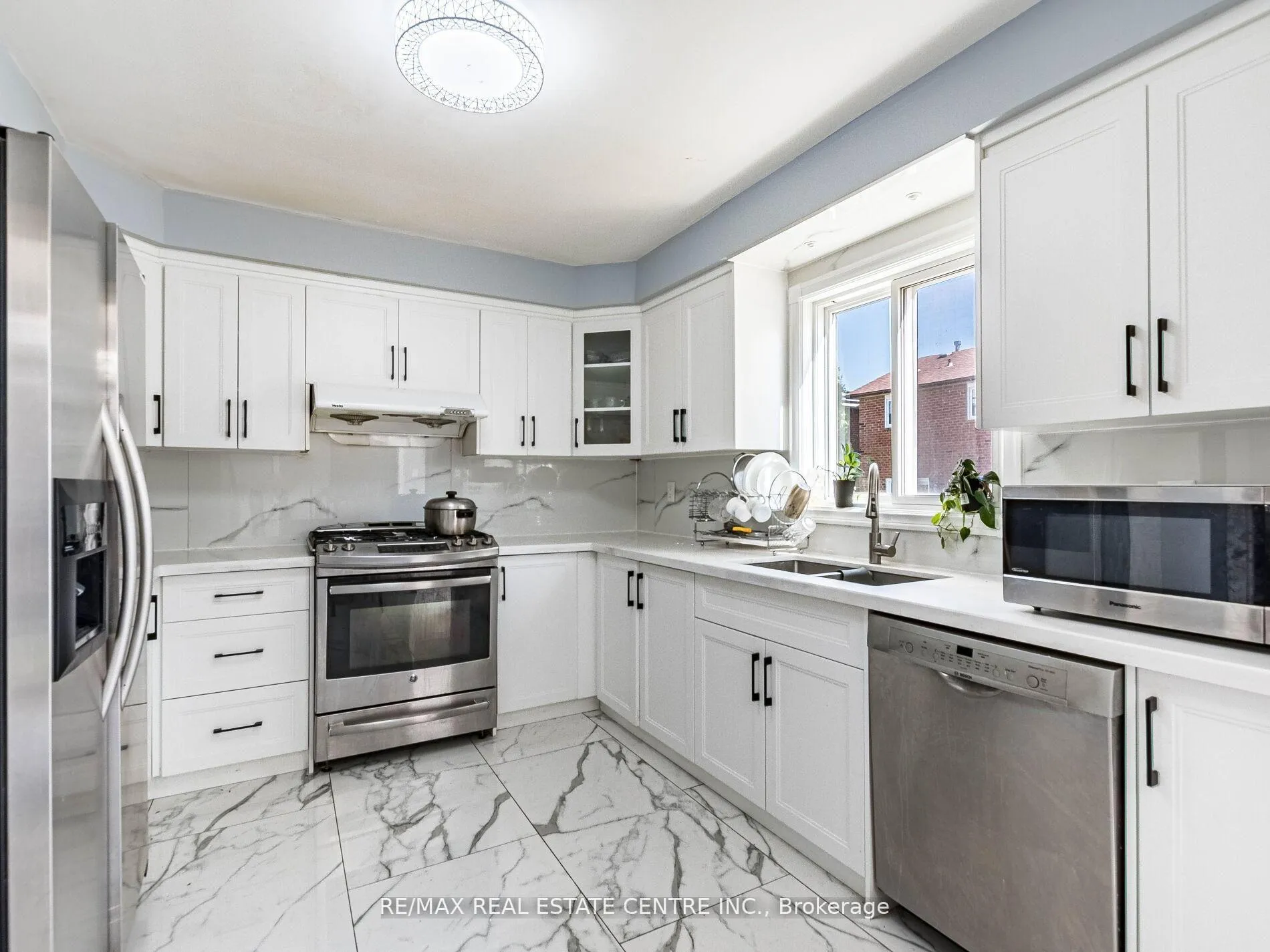 Photo 10 of 43 Horsham Street, Brampton, Brampton West — HOMEH