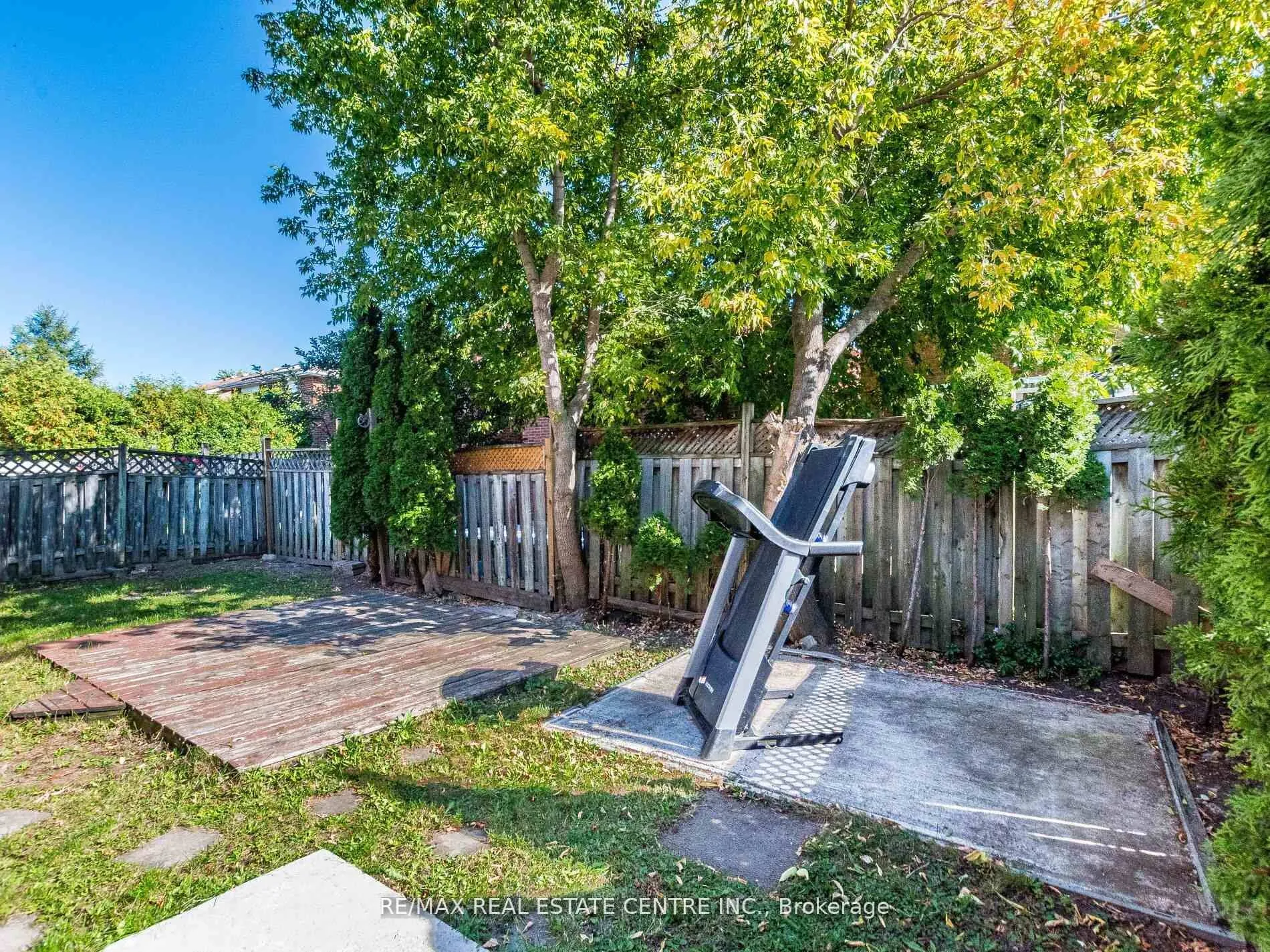 Photo 24 of 43 Horsham Street, Brampton, Brampton West — HOMEH