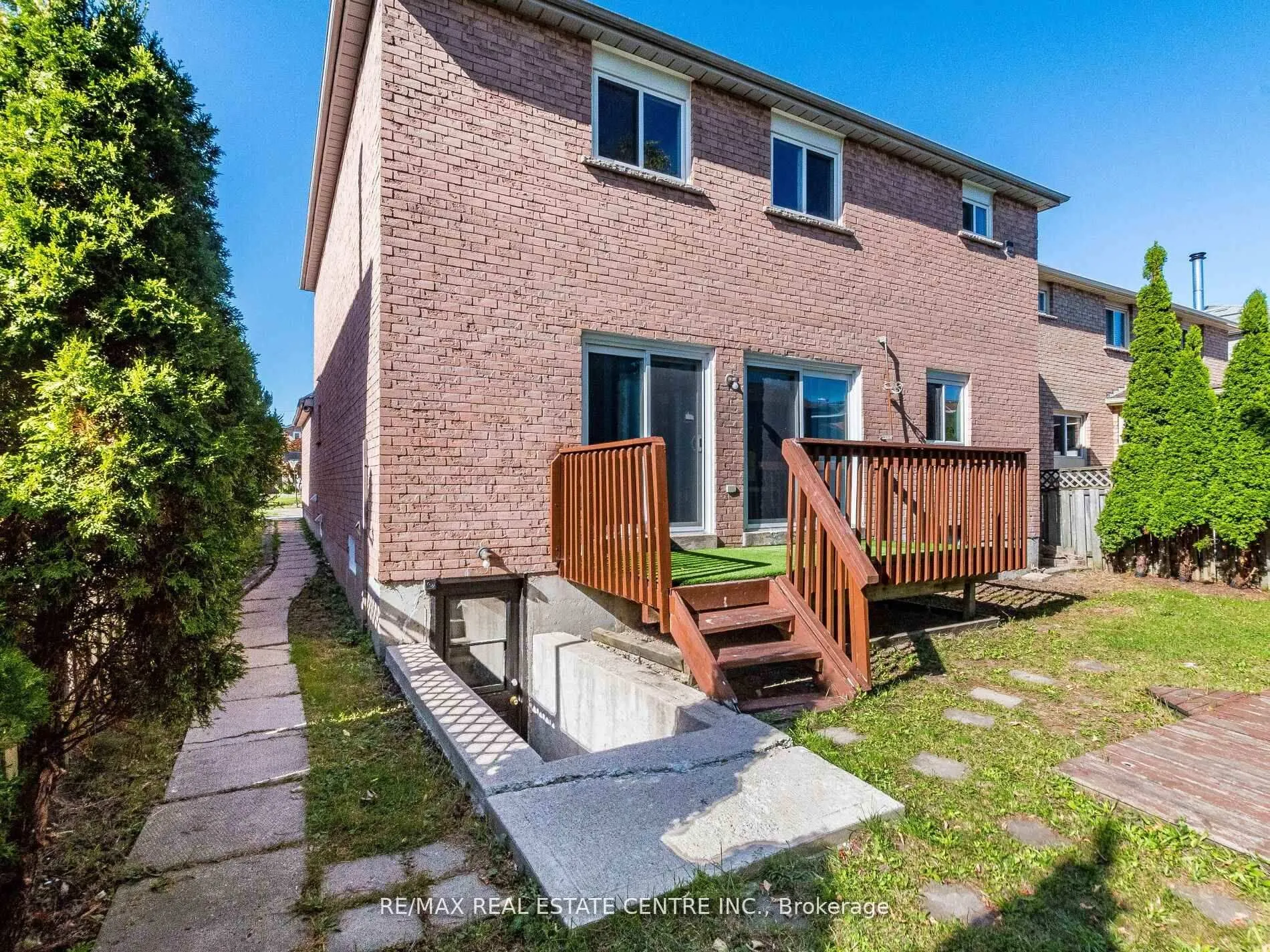 Photo 27 of 43 Horsham Street, Brampton, Brampton West — HOMEH