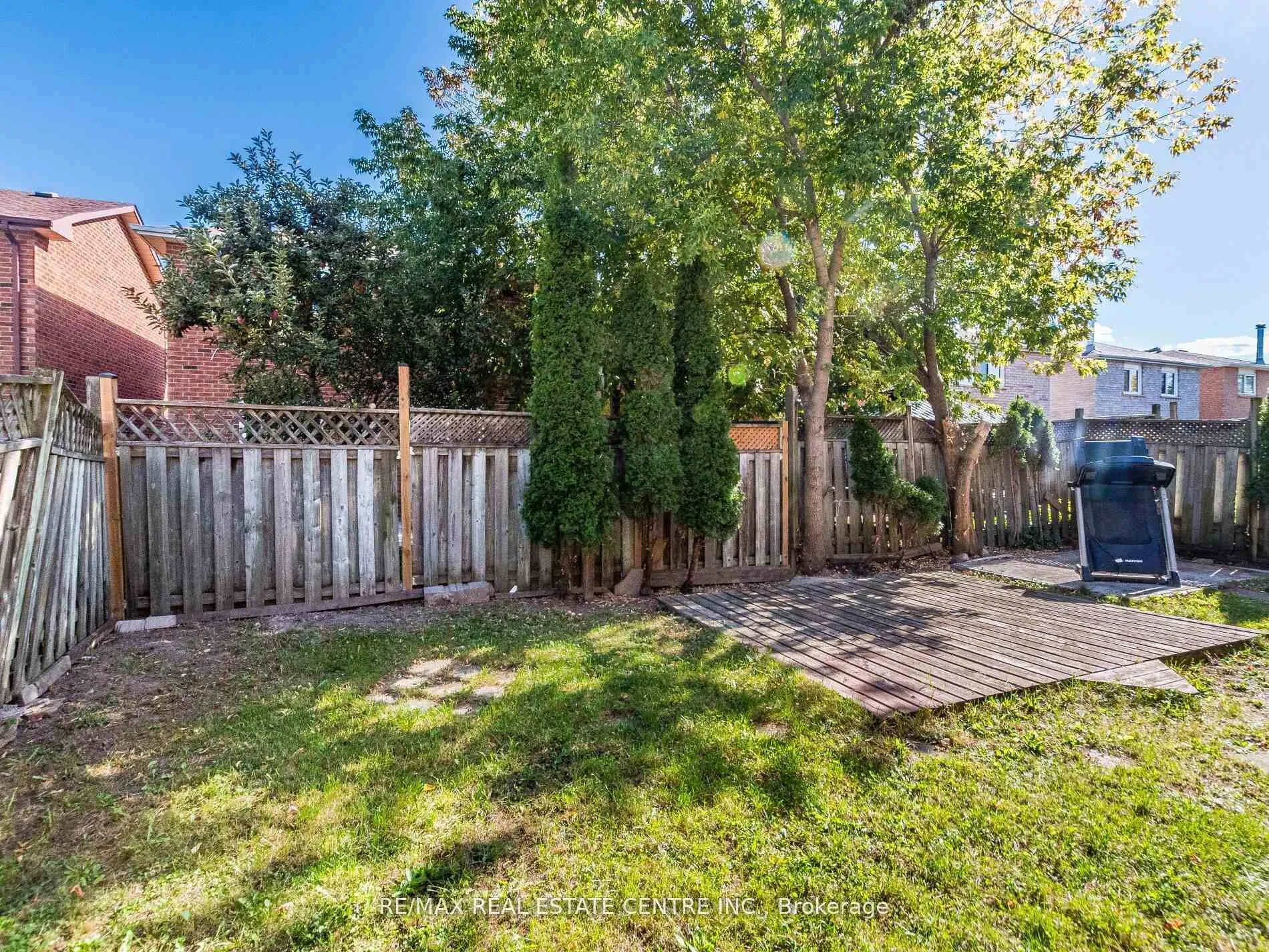 Photo 28 of 43 Horsham Street, Brampton, Brampton West — HOMEH