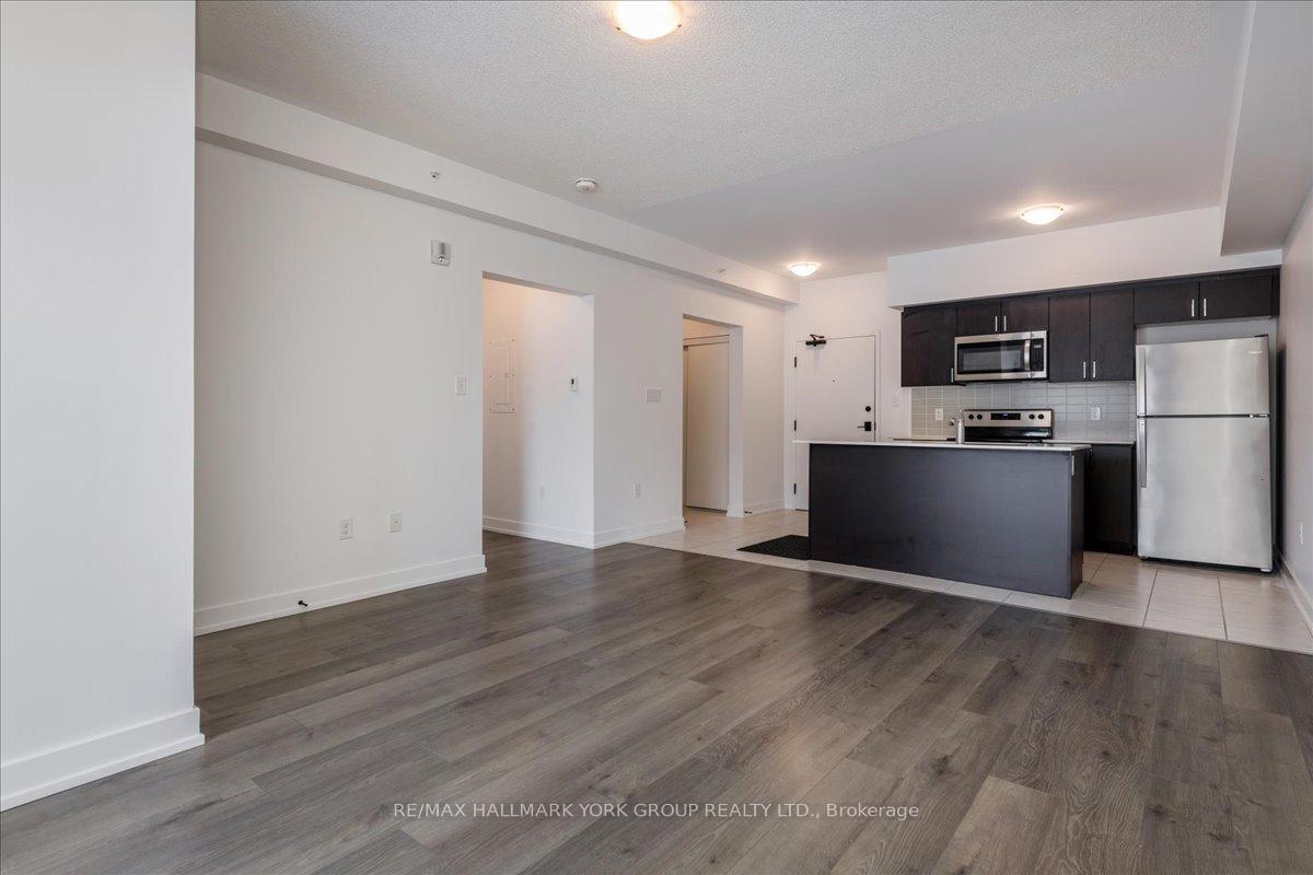 Photo 6 of Unit 105, 4 Spice Way, Barrie, Rural Barrie Southeast — HOMEH