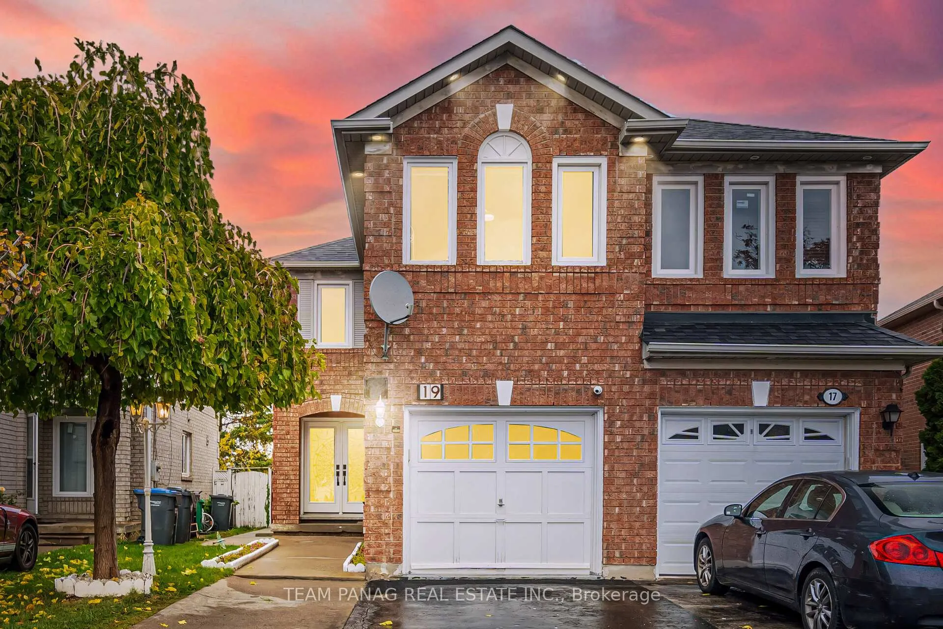 Photo 2 of 19 Mount Fuji Crescent, Brampton, Sandringham-Wellington — HOMEH