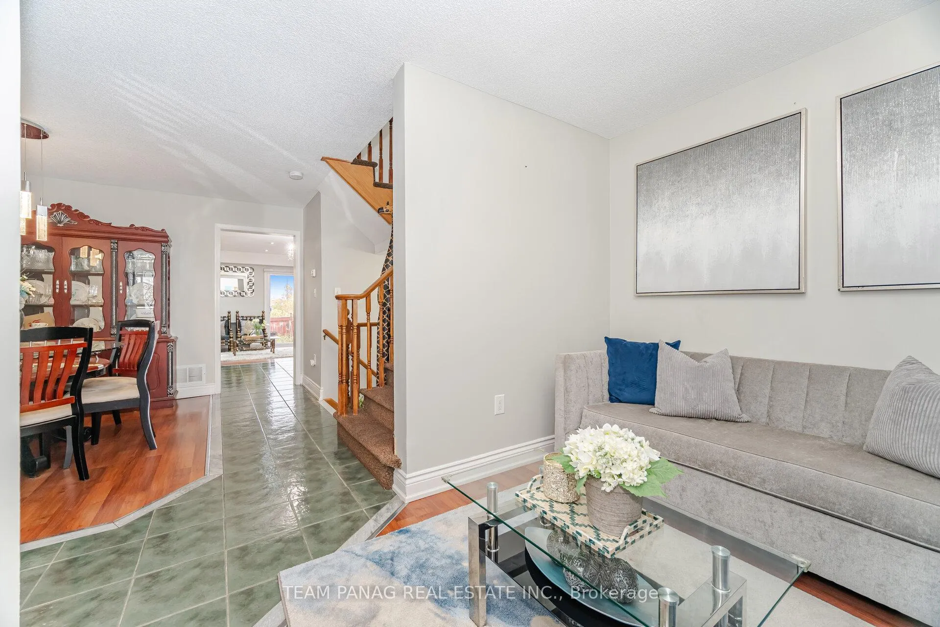 Photo 11 of 19 Mount Fuji Crescent, Brampton, Sandringham-Wellington — HOMEH