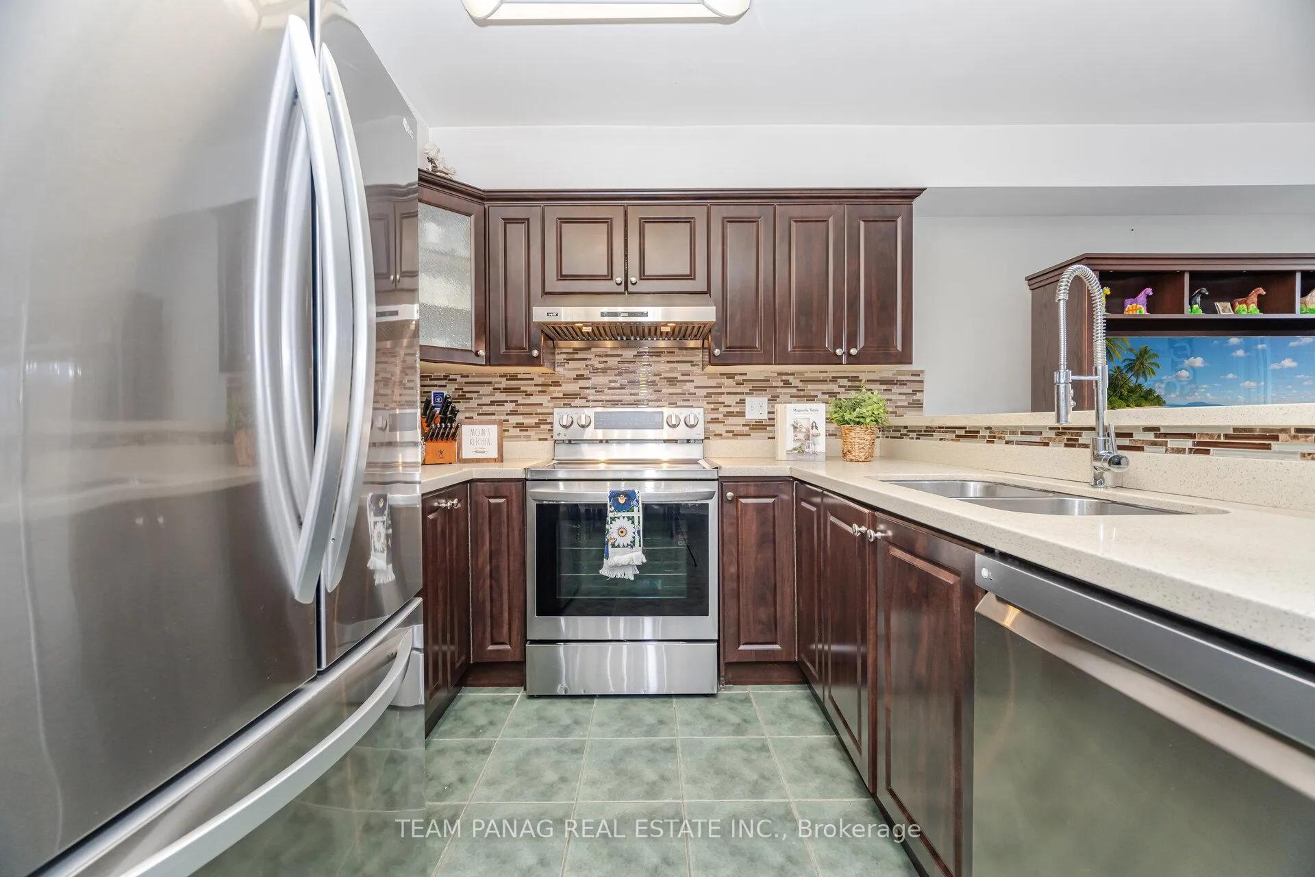 Photo 24 of 19 Mount Fuji Crescent, Brampton, Sandringham-Wellington — HOMEH