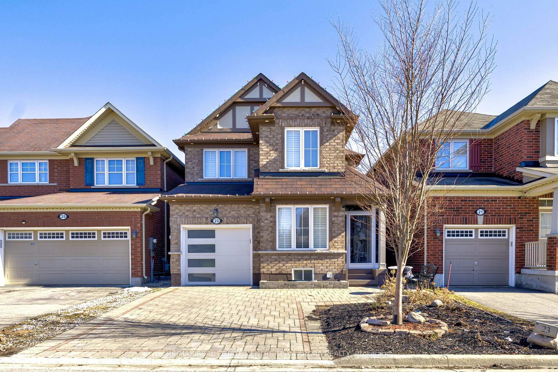 Photo 1 of 23 Berberis Crescent, Brampton, Northwest Brampton — HOMEH
