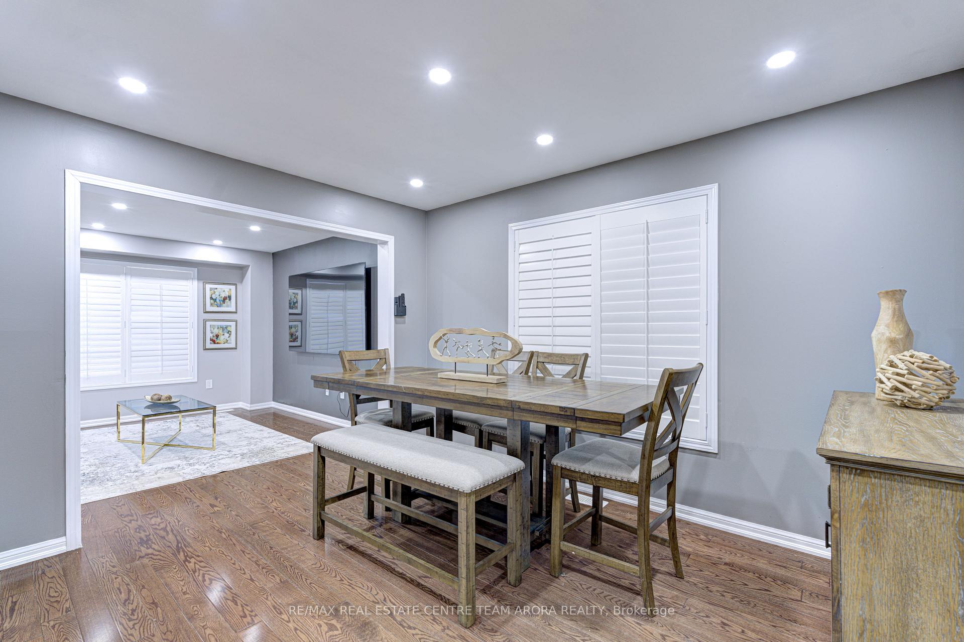 Photo 8 of 23 Berberis Crescent, Brampton, Northwest Brampton — HOMEH