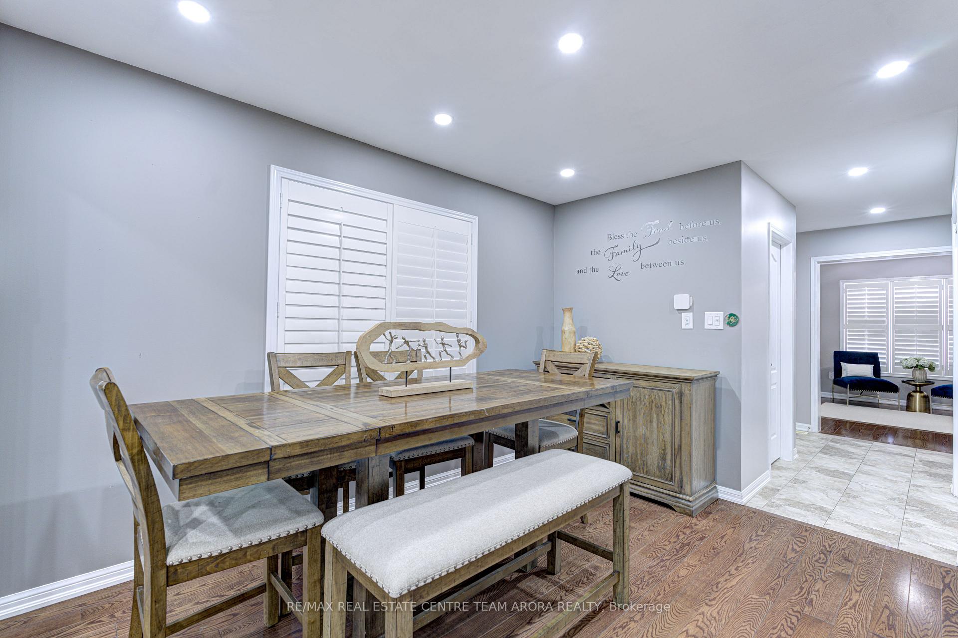 Photo 9 of 23 Berberis Crescent, Brampton, Northwest Brampton — HOMEH