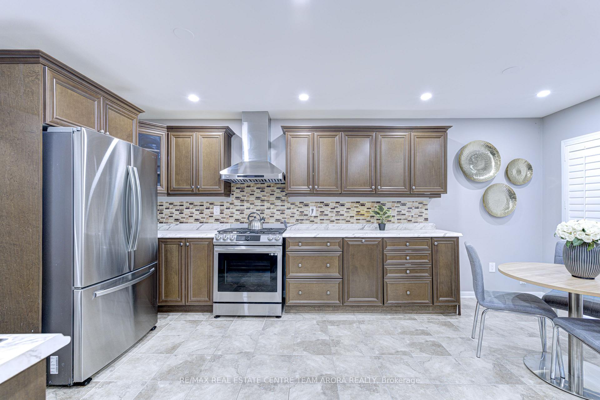 Photo 14 of 23 Berberis Crescent, Brampton, Northwest Brampton — HOMEH