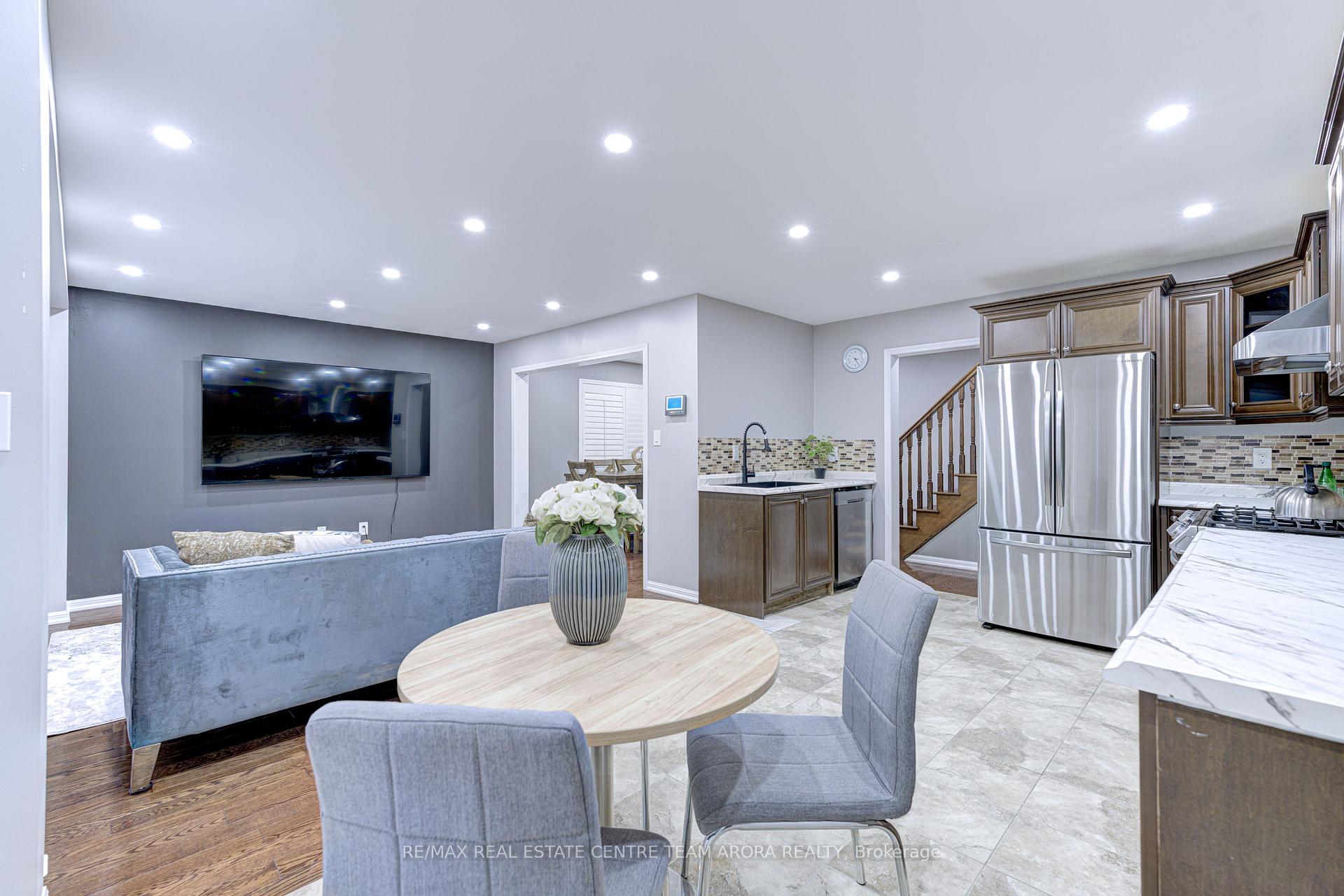 Photo 18 of 23 Berberis Crescent, Brampton, Northwest Brampton — HOMEH