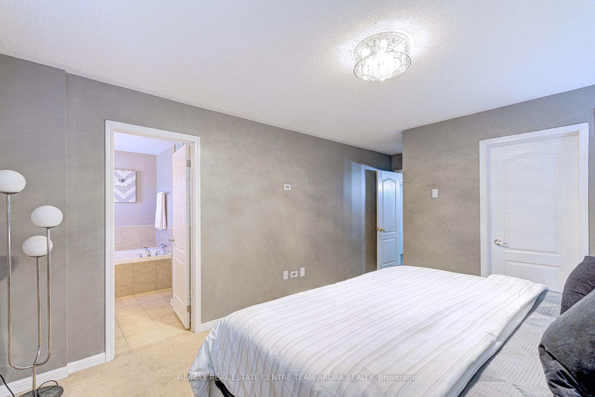 Photo 24 of 23 Berberis Crescent, Brampton, Northwest Brampton — HOMEH