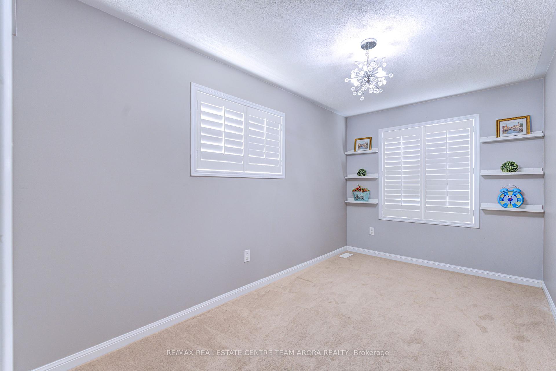 Photo 29 of 23 Berberis Crescent, Brampton, Northwest Brampton — HOMEH