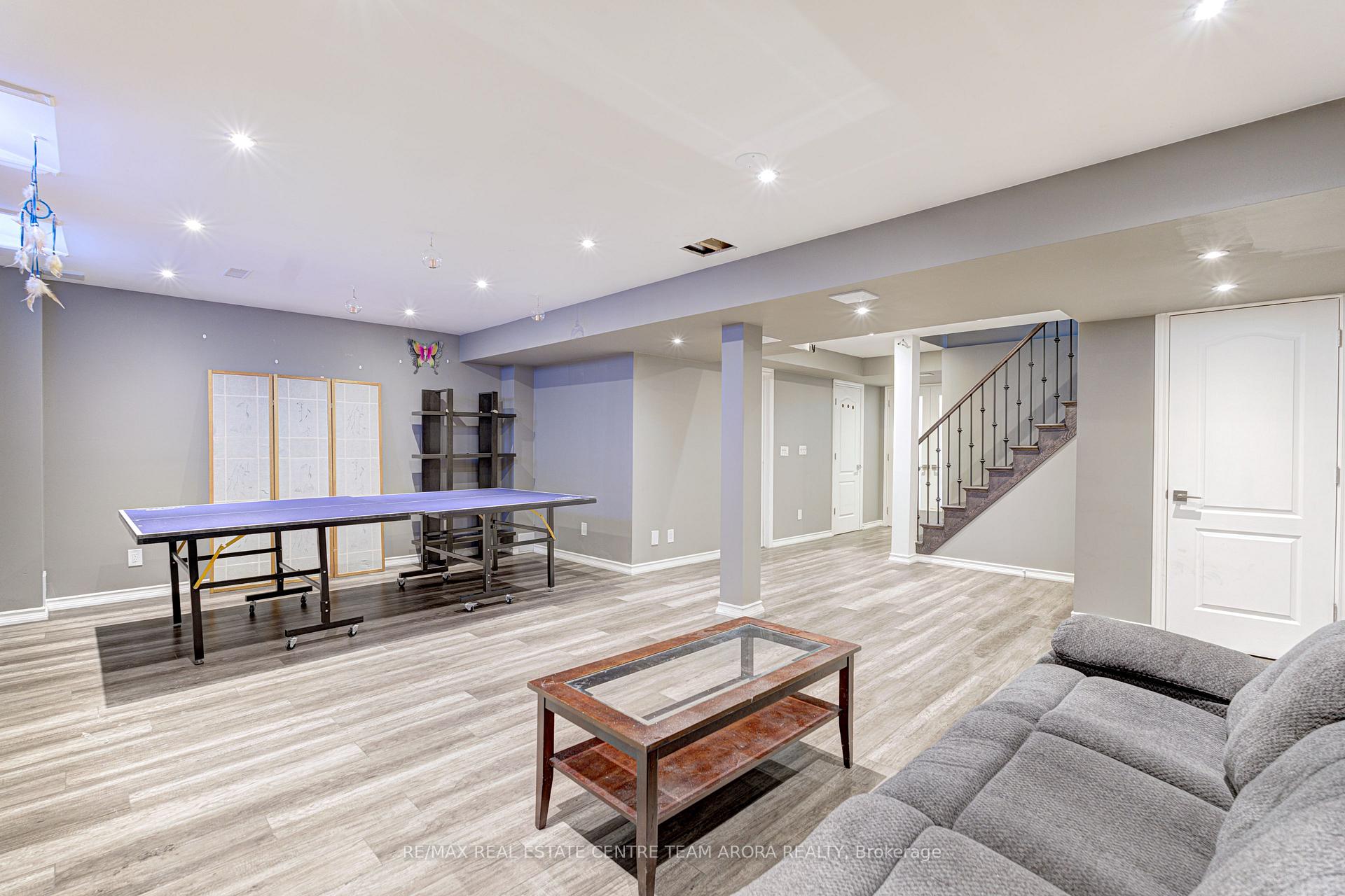 Photo 34 of 23 Berberis Crescent, Brampton, Northwest Brampton — HOMEH