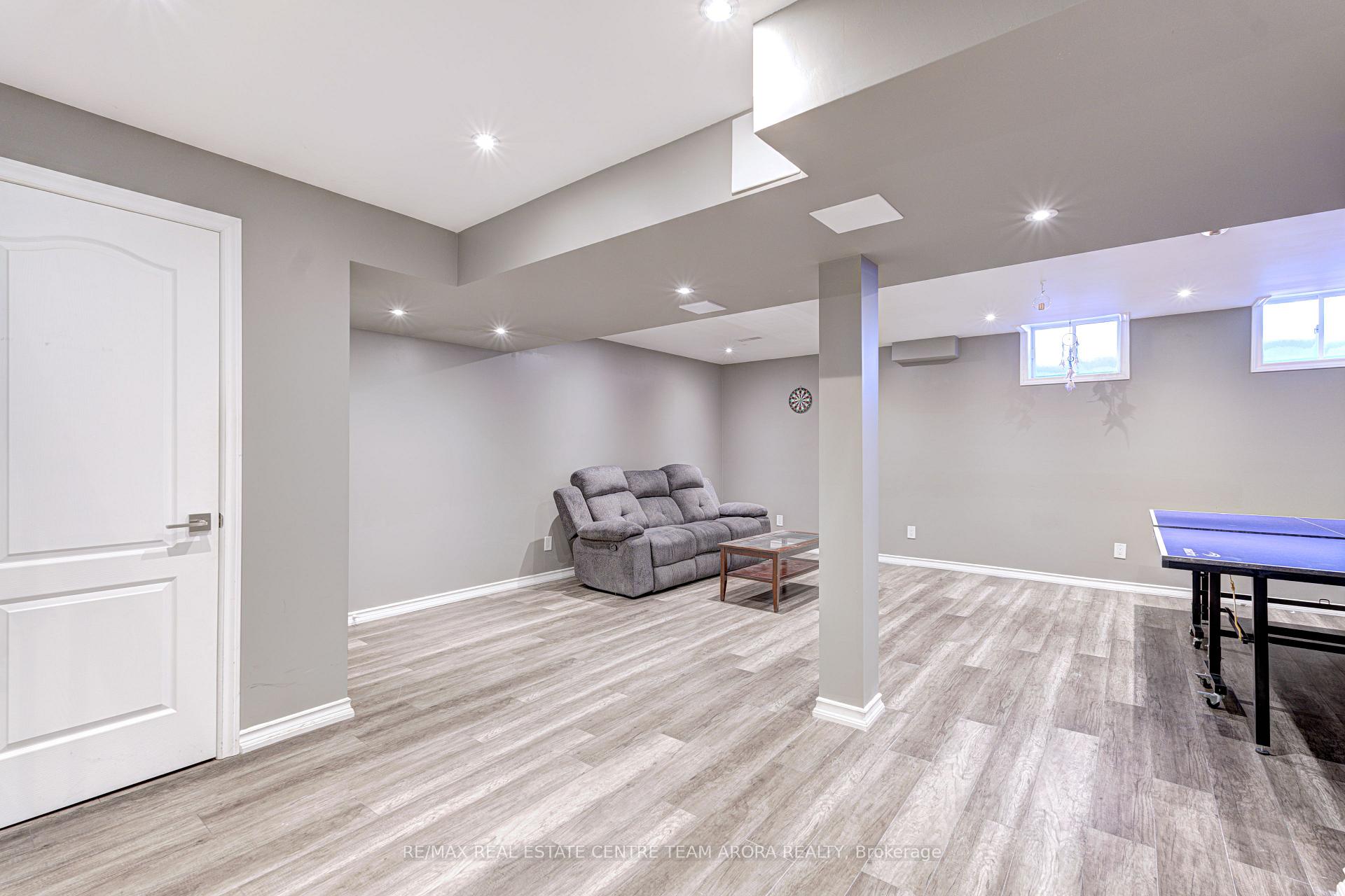 Photo 35 of 23 Berberis Crescent, Brampton, Northwest Brampton — HOMEH
