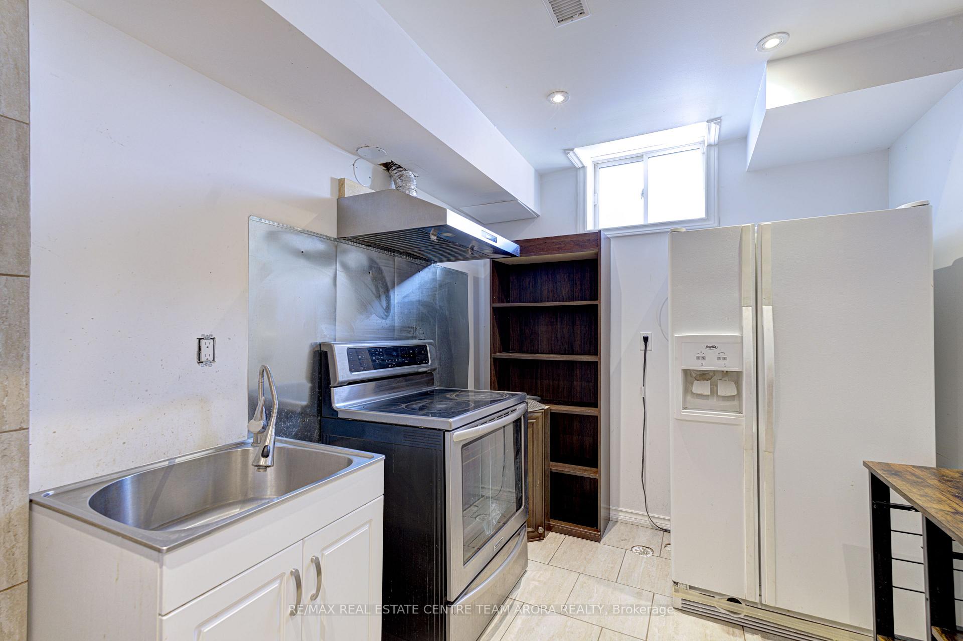 Photo 38 of 23 Berberis Crescent, Brampton, Northwest Brampton — HOMEH