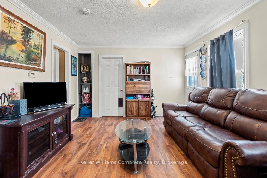 Photo 5 of 18 Lancaster Avenue, St. Catharines, E. Chester — HOMEH