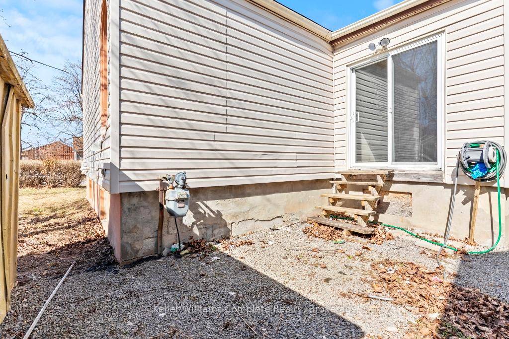 Photo 25 of 18 Lancaster Avenue, St. Catharines, E. Chester — HOMEH