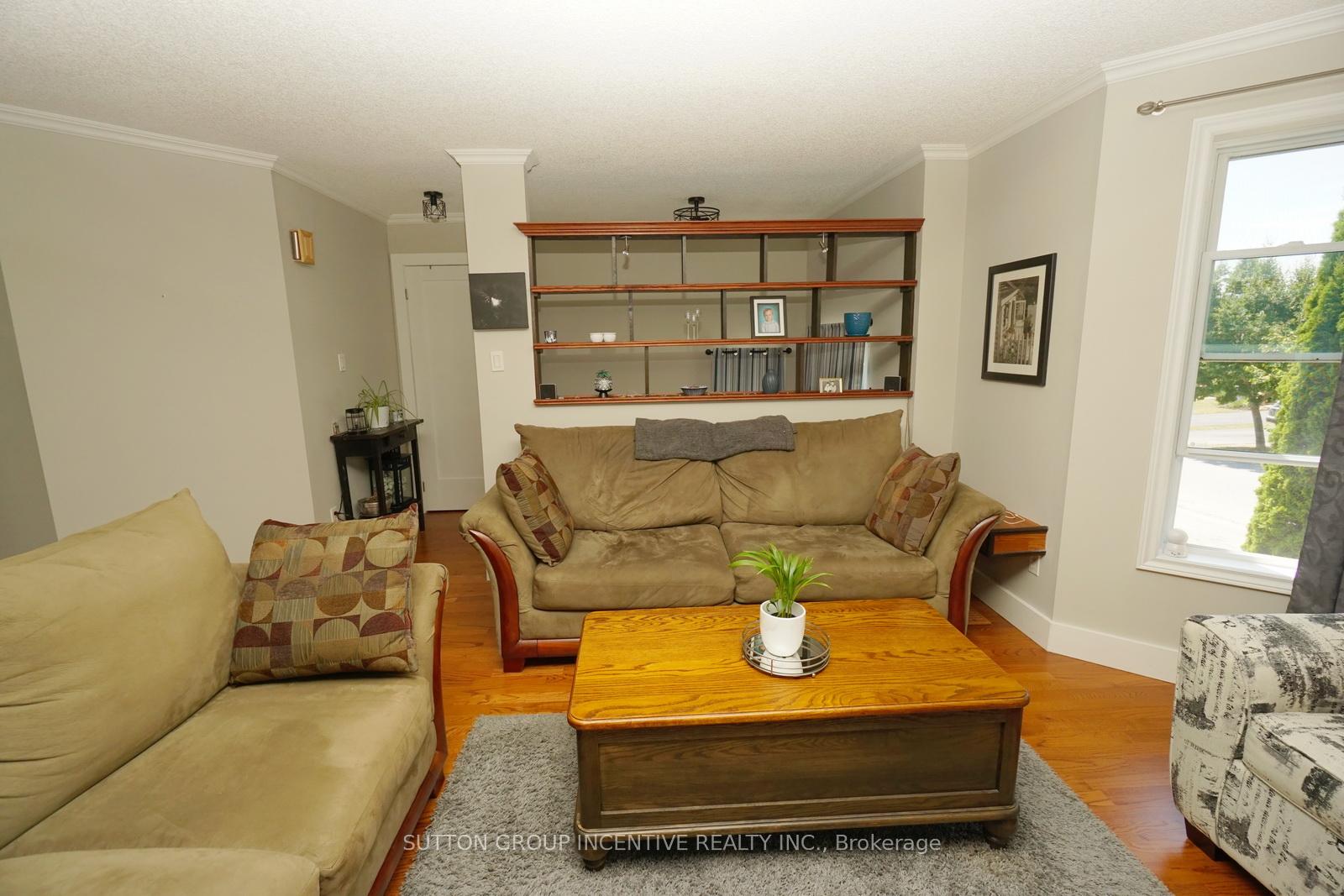 Photo 10 of 74 Rundle Crescent, Barrie, Holly — HOMEH