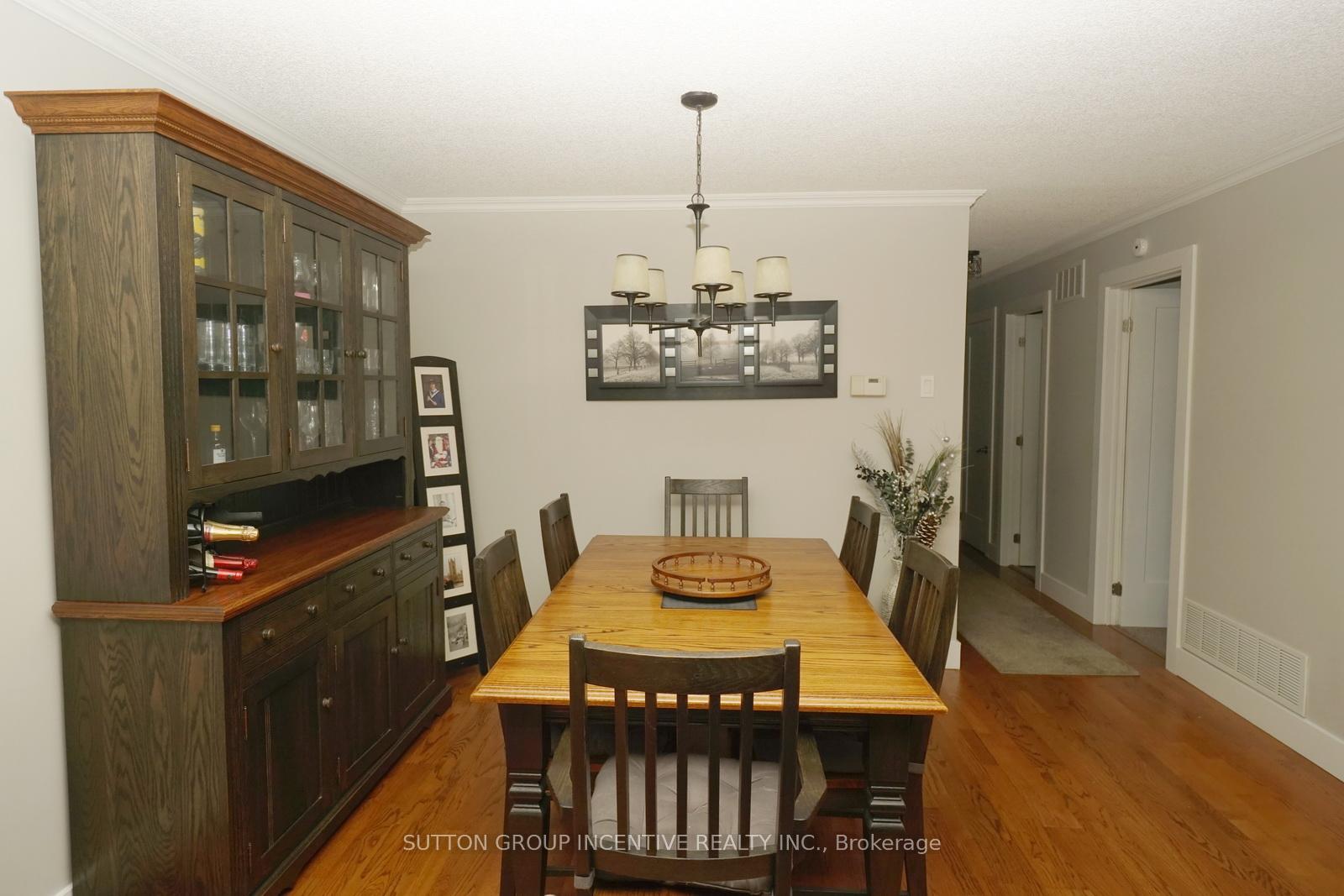Photo 9 of 74 Rundle Crescent, Barrie, Holly — HOMEH