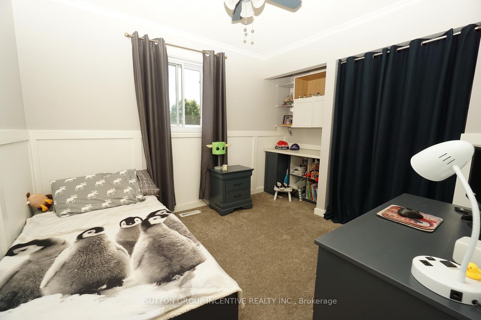Photo 8 of 74 Rundle Crescent, Barrie, Holly — HOMEH