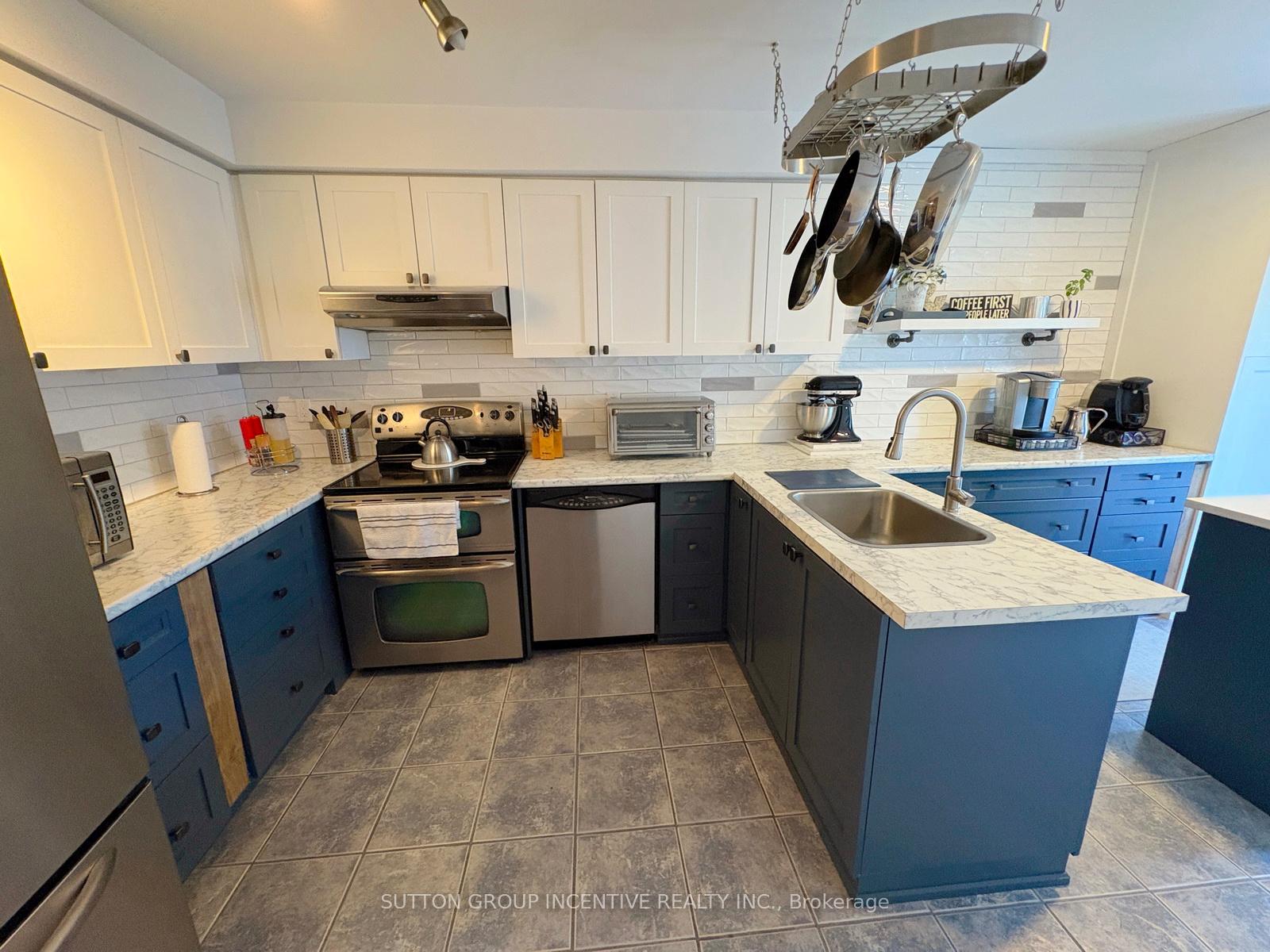 Photo 16 of 74 Rundle Crescent, Barrie, Holly — HOMEH