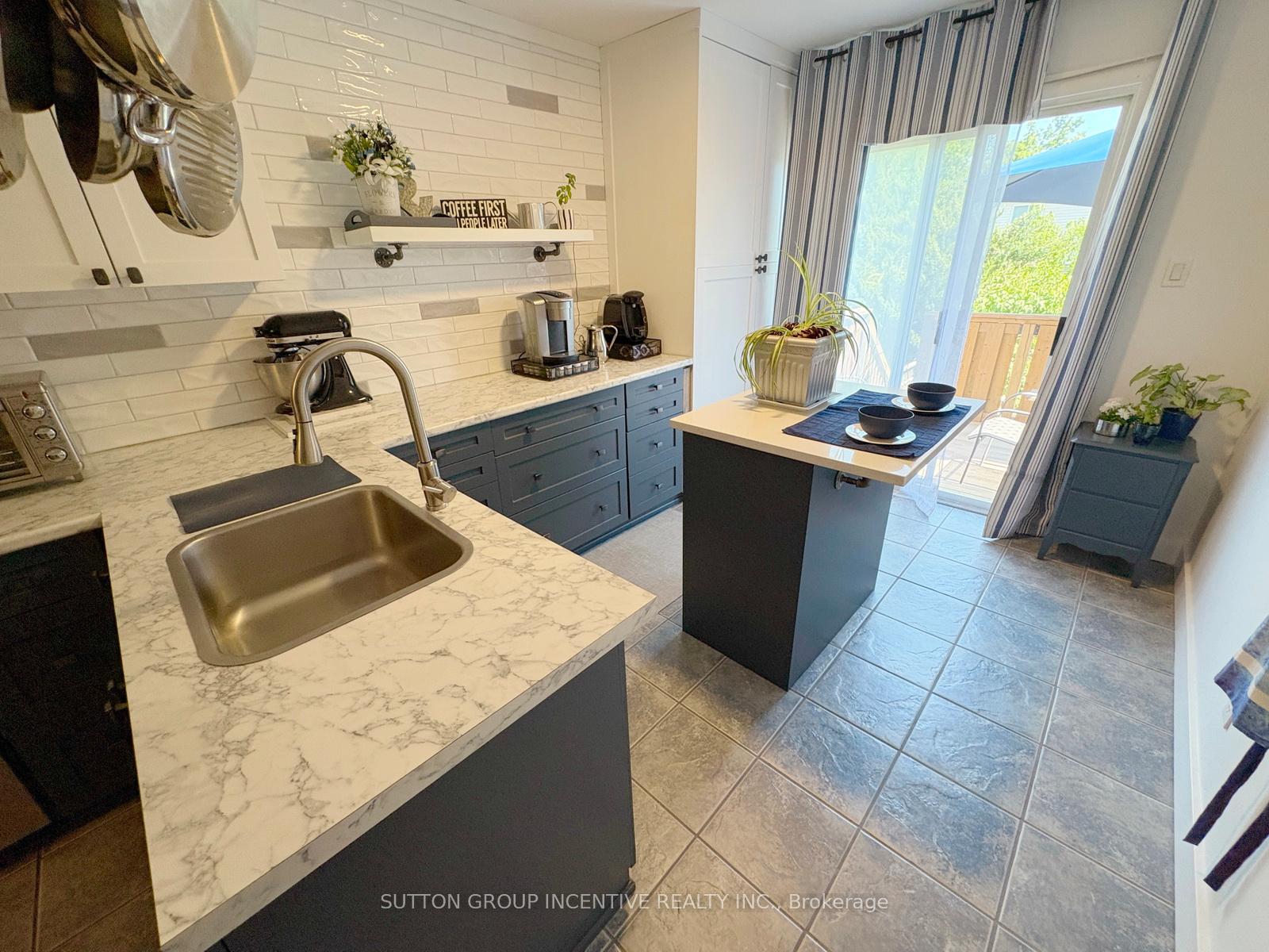 Photo 17 of 74 Rundle Crescent, Barrie, Holly — HOMEH