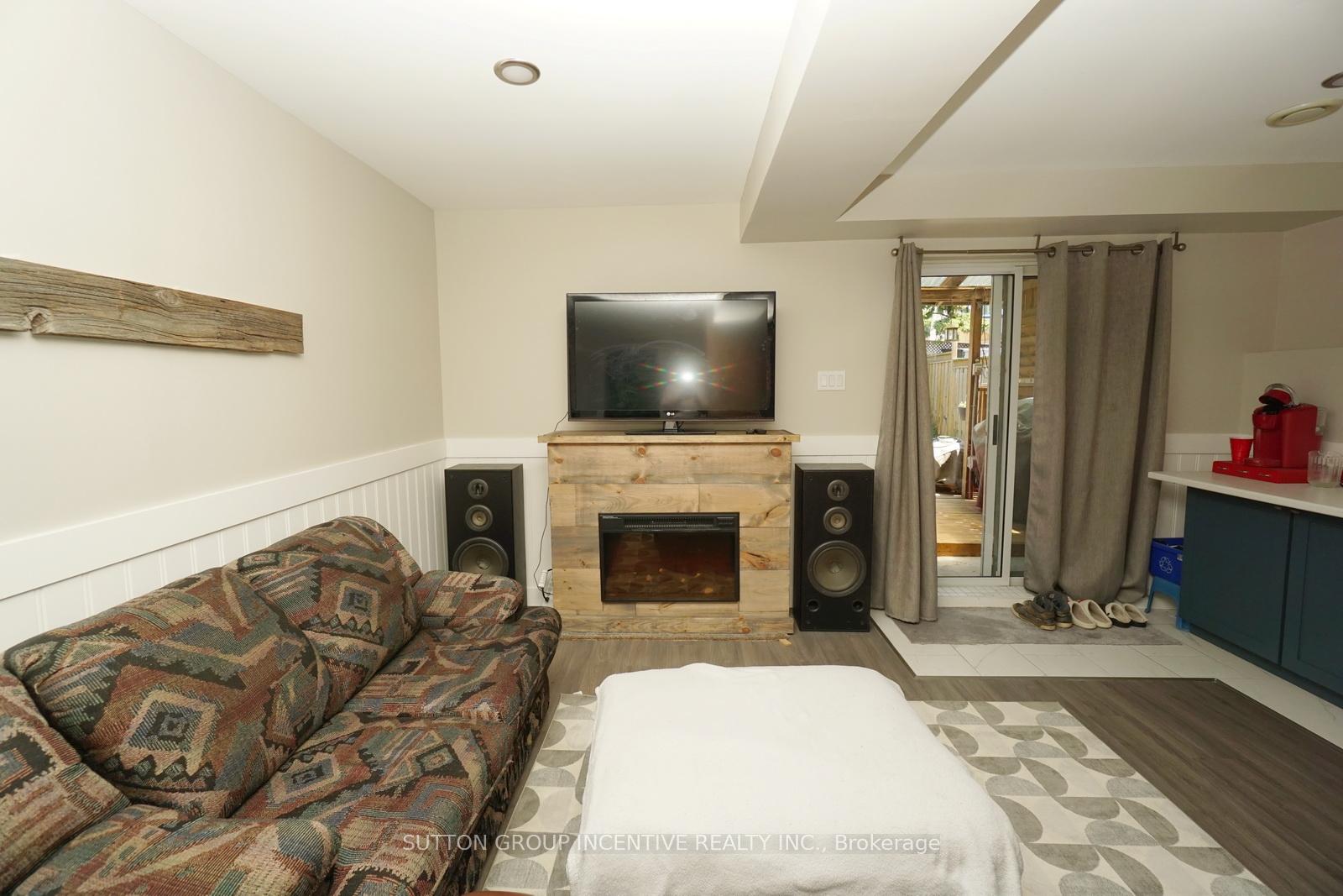Photo 24 of 74 Rundle Crescent, Barrie, Holly — HOMEH