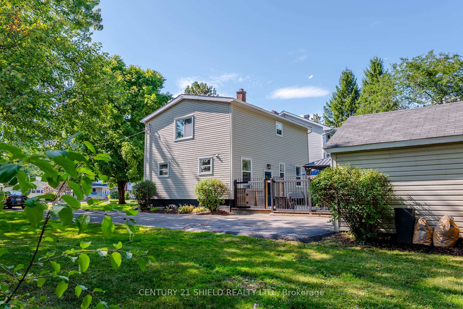 Photo 4 of 2081 Pitt Street, Cornwall — HOMEH