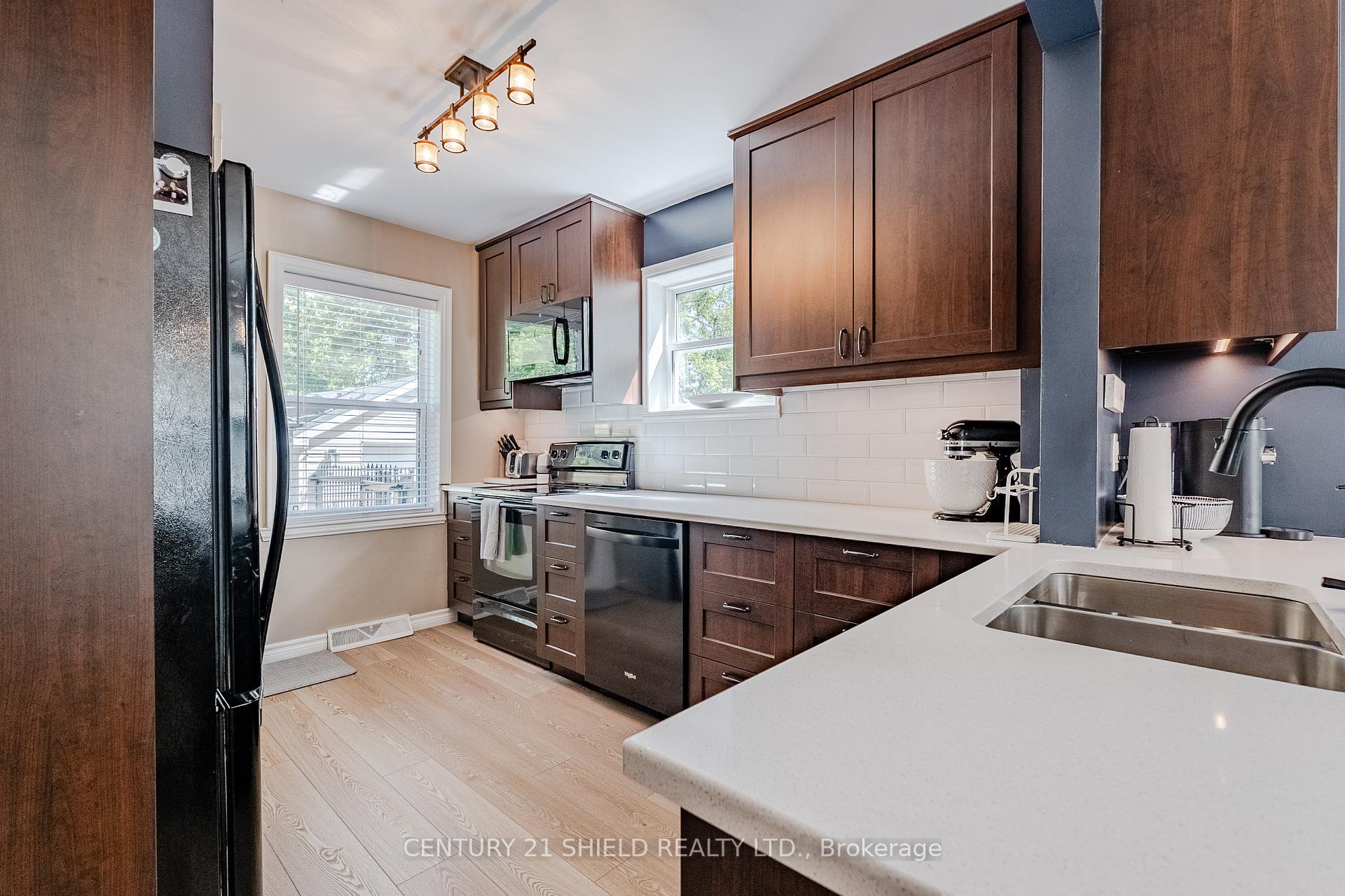 Photo 17 of 2081 Pitt Street, Cornwall — HOMEH