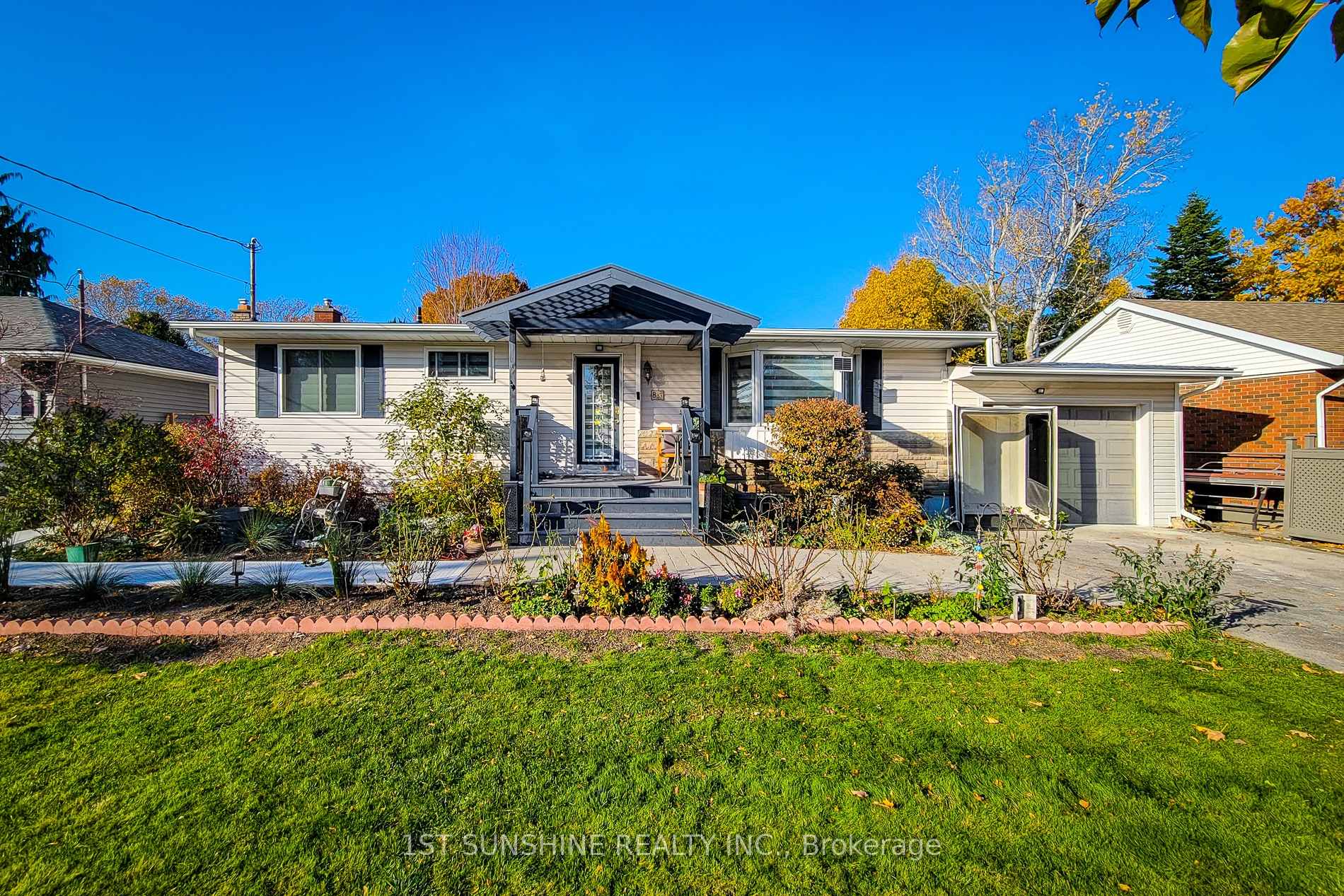 Photo 1 of 8 Sullivan Drive, St. Catharines, Lakeport — HOMEH