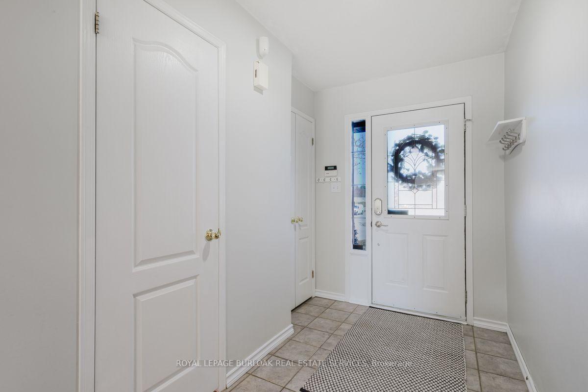 Photo 5 of 66 Foxborough Drive, Hamilton, Ancaster — HOMEH