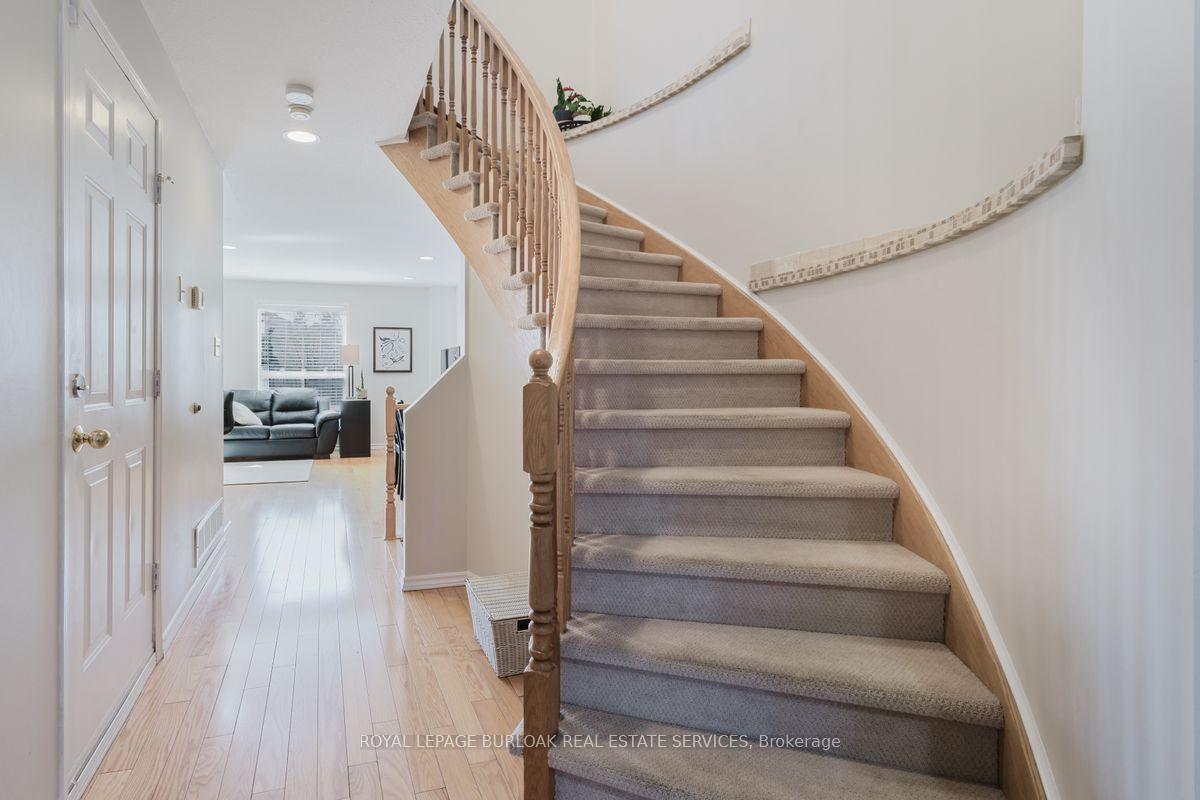 Photo 6 of 66 Foxborough Drive, Hamilton, Ancaster — HOMEH