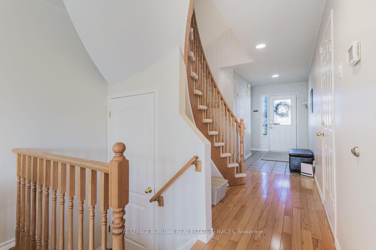Photo 7 of 66 Foxborough Drive, Hamilton, Ancaster — HOMEH