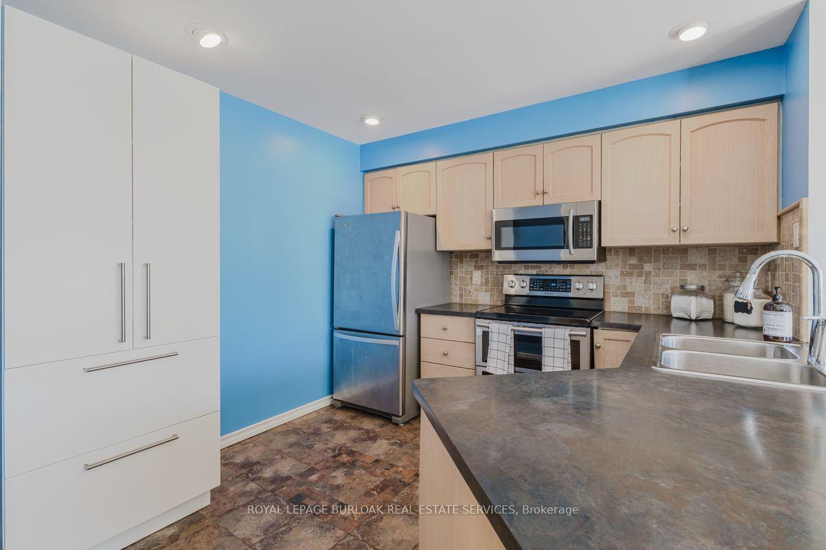 Photo 9 of 66 Foxborough Drive, Hamilton, Ancaster — HOMEH