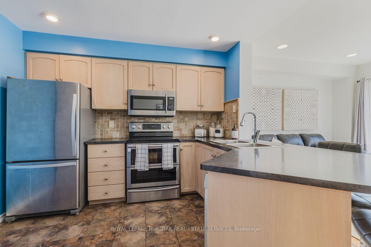 Photo 10 of 66 Foxborough Drive, Hamilton, Ancaster — HOMEH