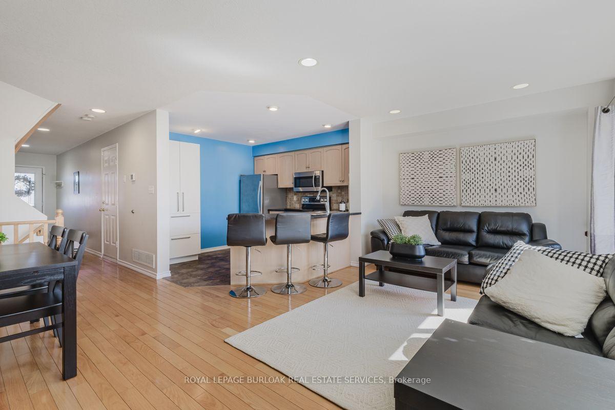 Photo 12 of 66 Foxborough Drive, Hamilton, Ancaster — HOMEH