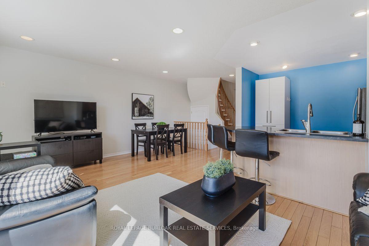 Photo 13 of 66 Foxborough Drive, Hamilton, Ancaster — HOMEH