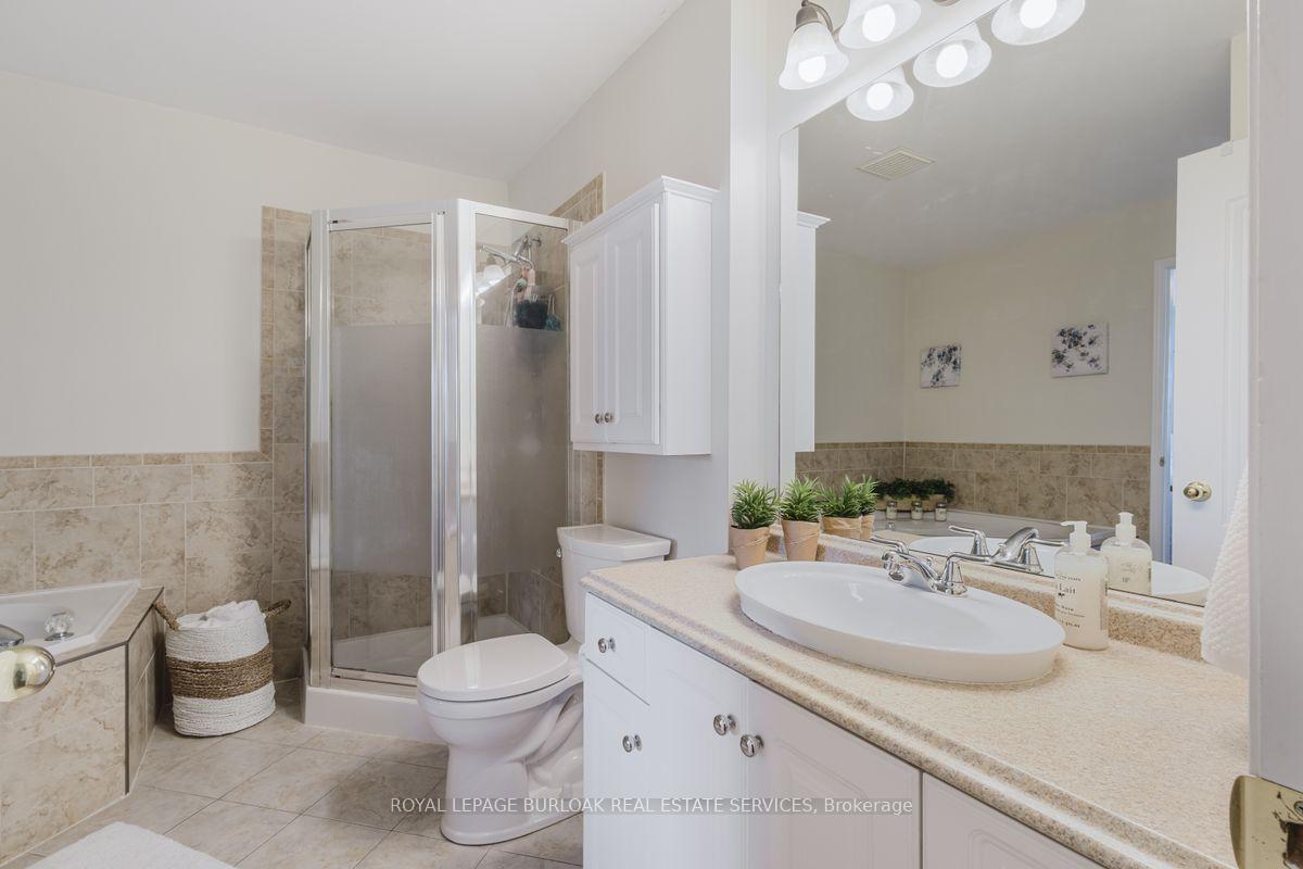 Photo 18 of 66 Foxborough Drive, Hamilton, Ancaster — HOMEH