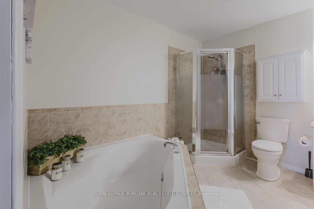Photo 19 of 66 Foxborough Drive, Hamilton, Ancaster — HOMEH