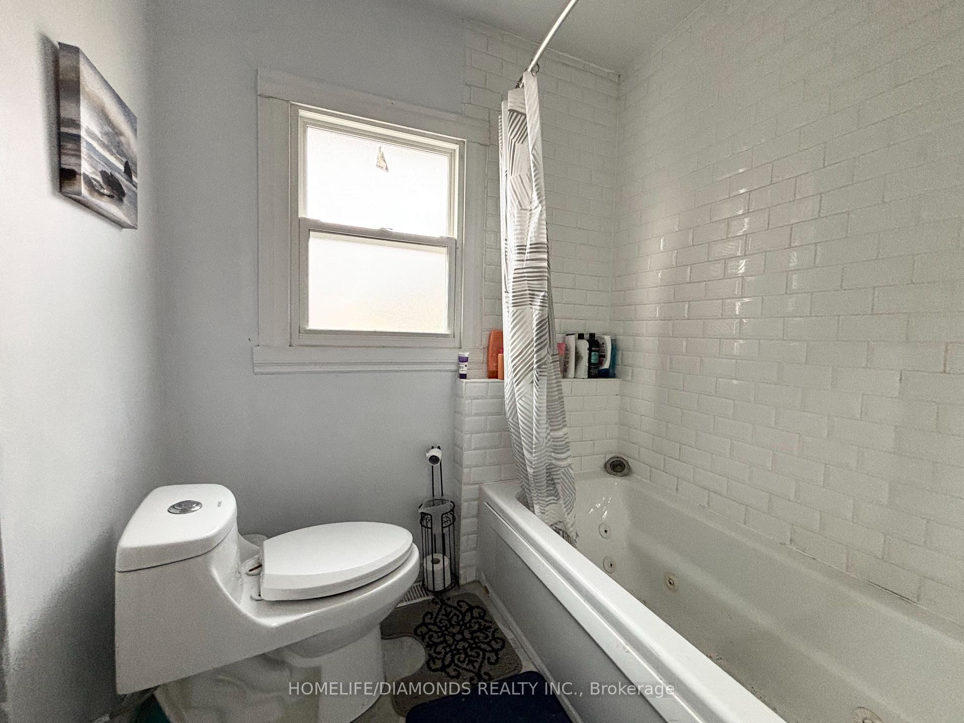 Photo 5 of 12 Lisgar Street, St. Catharines, Western Hill — HOMEH