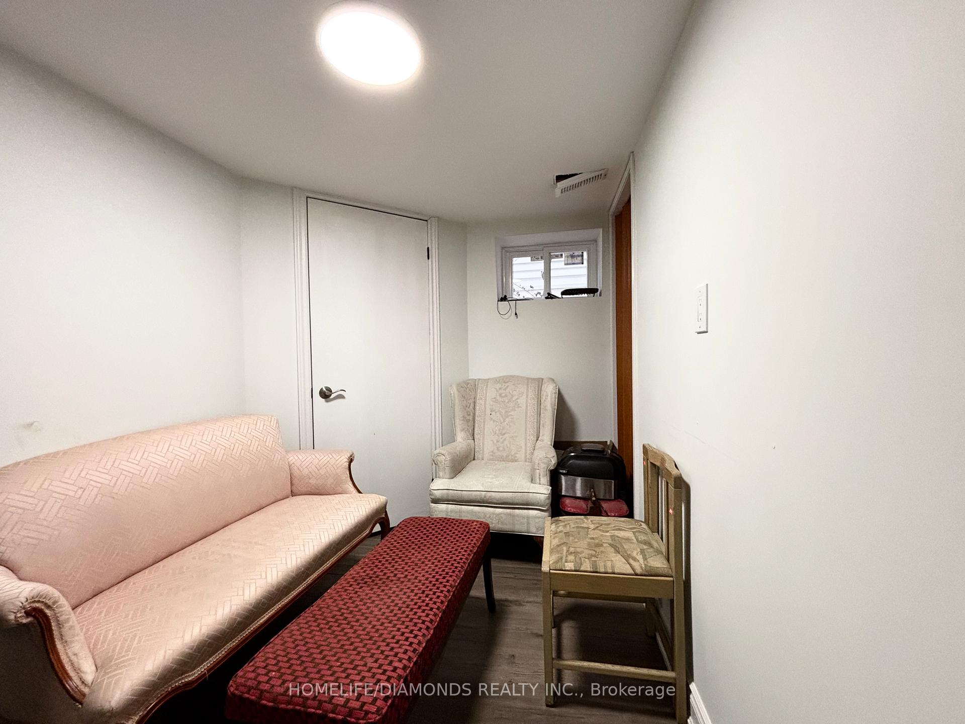 Photo 10 of 12 Lisgar Street, St. Catharines, Western Hill — HOMEH