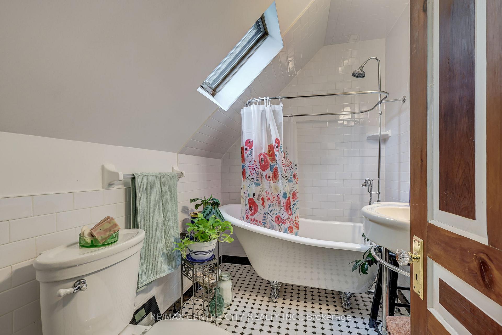 Photo 32 of 8961 Iona Road, Dutton/Dunwich, Iona — HOMEH