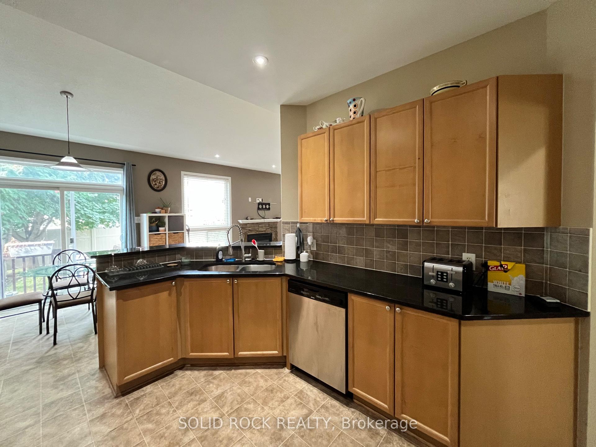 Photo 8 of 409 Amar Lane, Ottawa, Barrhaven - Cedargrove/Fraserdale — HOMEH