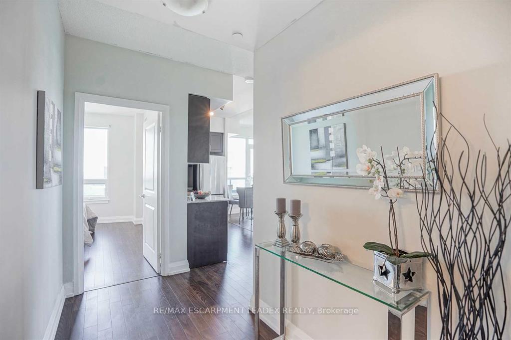 Photo 6 of Unit 2731, 7161 Yonge Street, Markham, Grandview — HOMEH