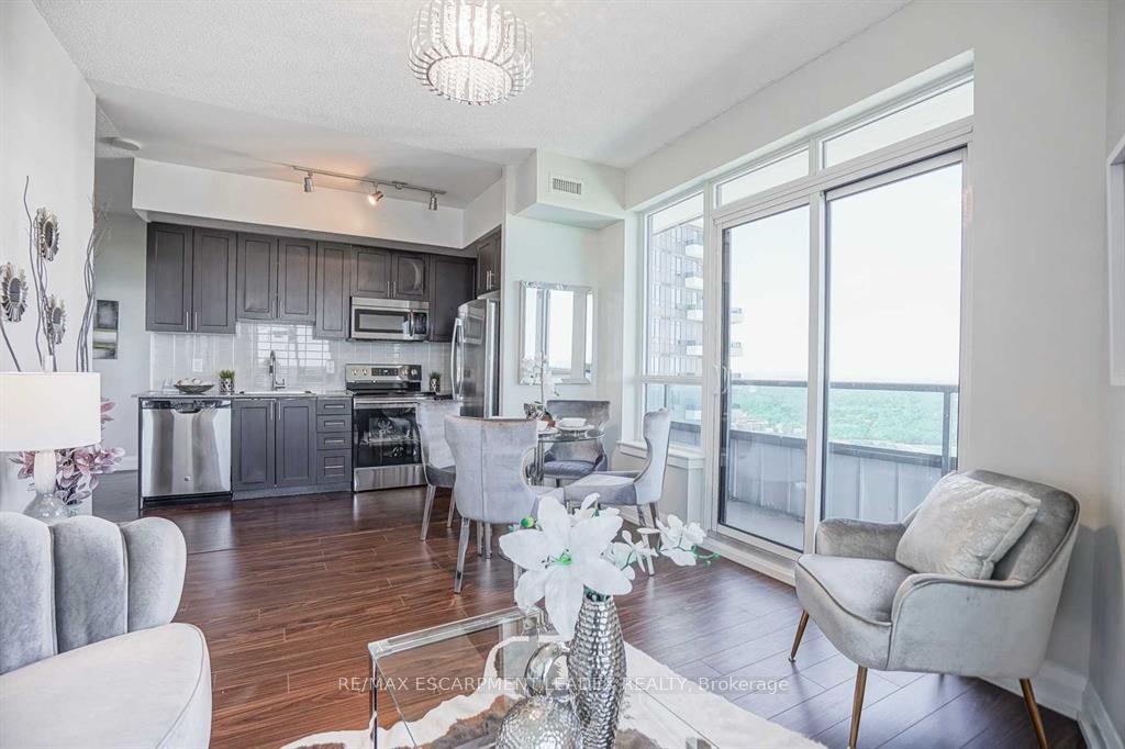 Photo 12 of Unit 2731, 7161 Yonge Street, Markham, Grandview — HOMEH