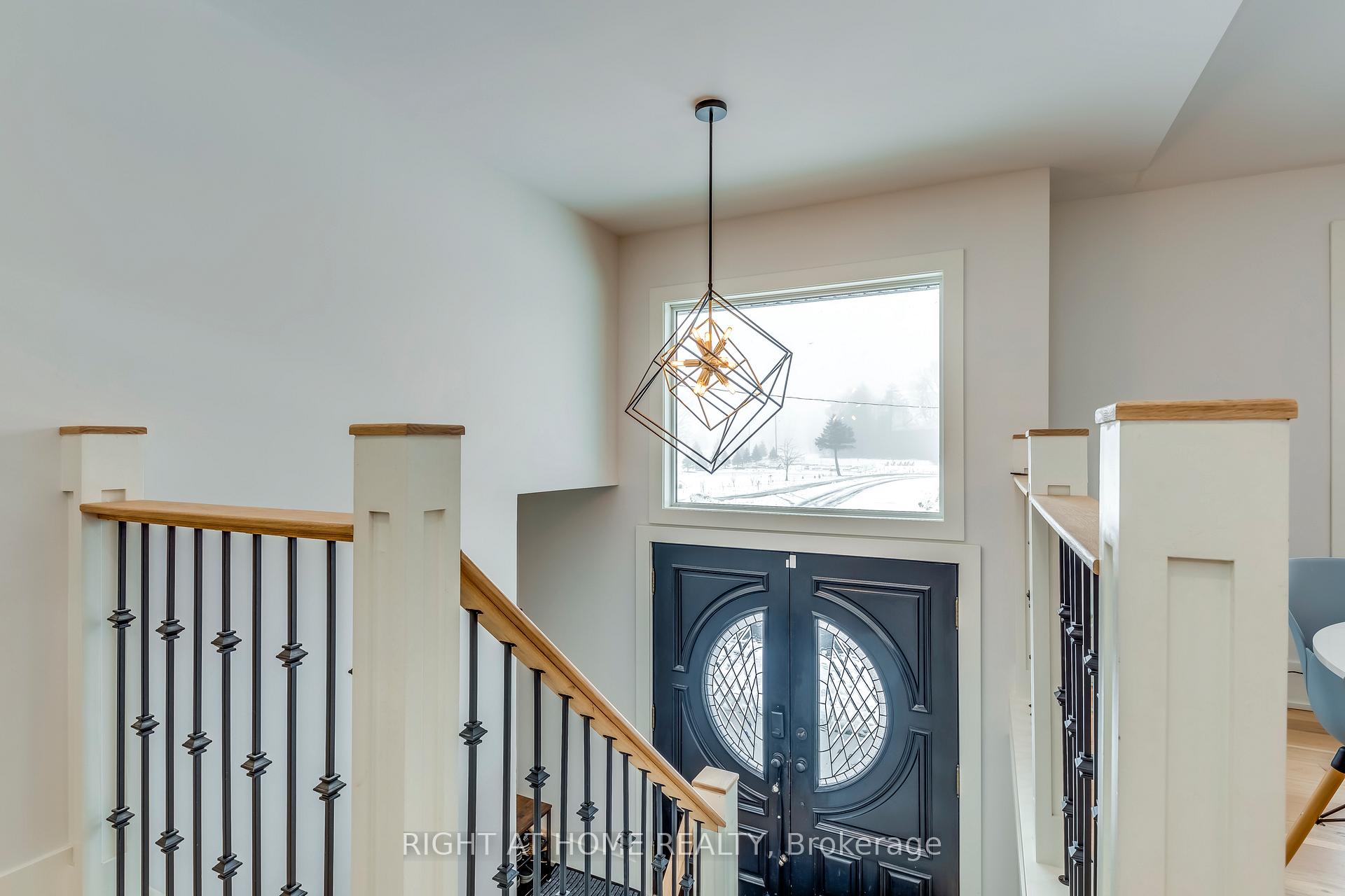 Photo 3 of 146 7th Concession Road E, Hamilton, Rural Flamborough — HOMEH